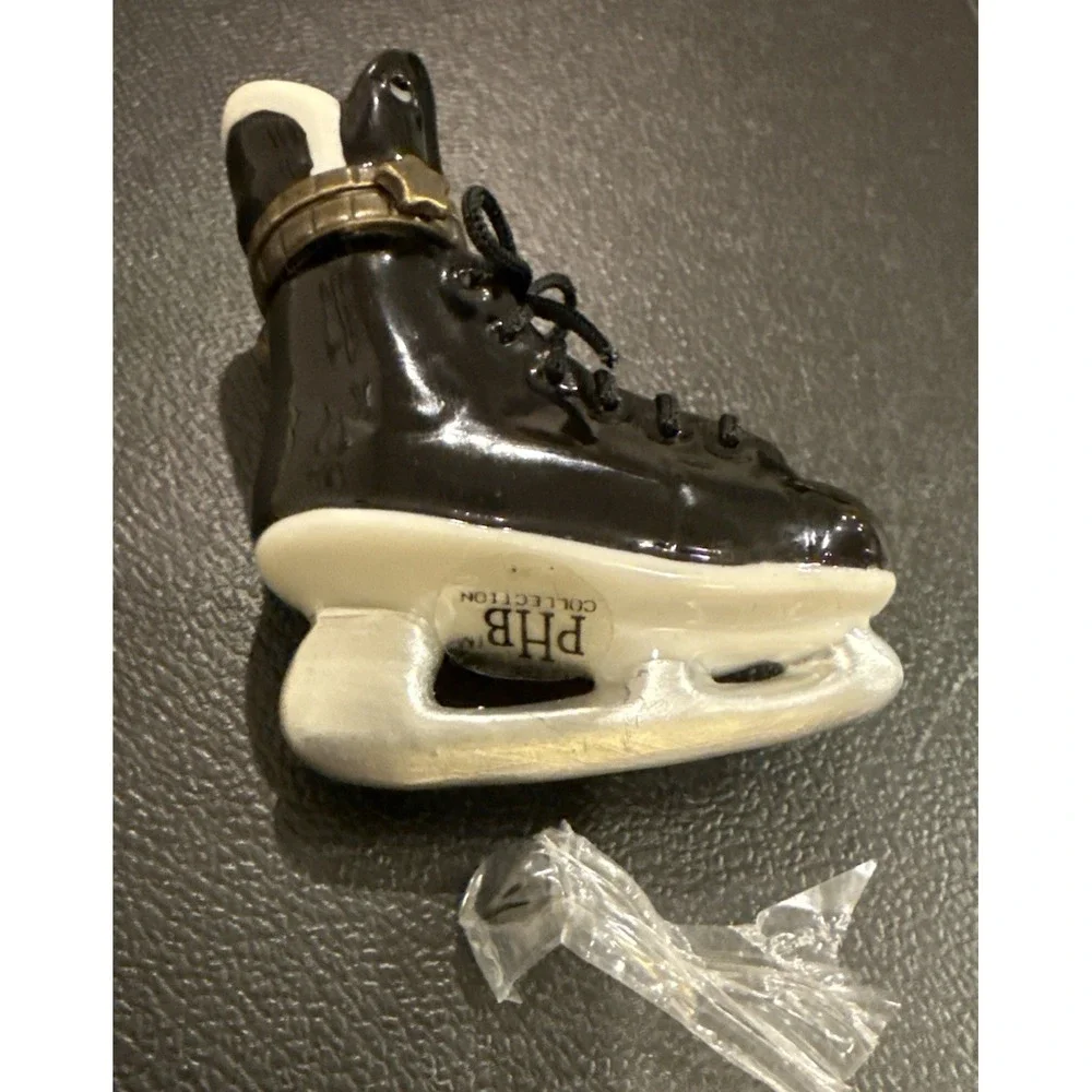 PHN Black Porcelain Ice Hockey Skate Puck Hinged‎ Trinket Pill Box